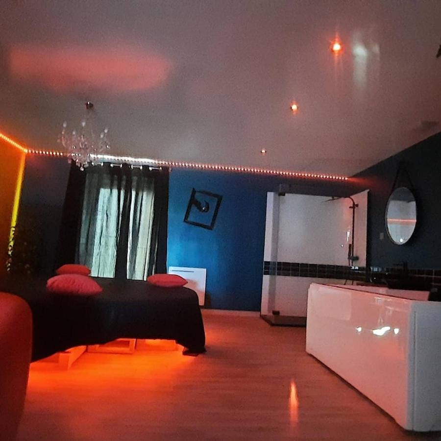 Nuit Insolite-Room Love Saint-Germain  Buitenkant foto