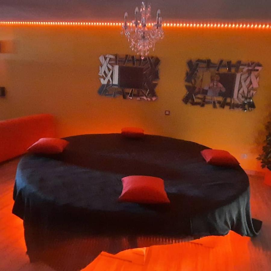 Nuit Insolite-Room Love Saint-Germain  Buitenkant foto