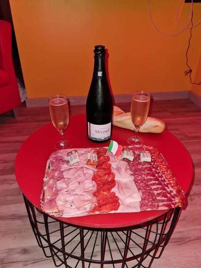 Nuit Insolite-Room Love Saint-Germain  Buitenkant foto