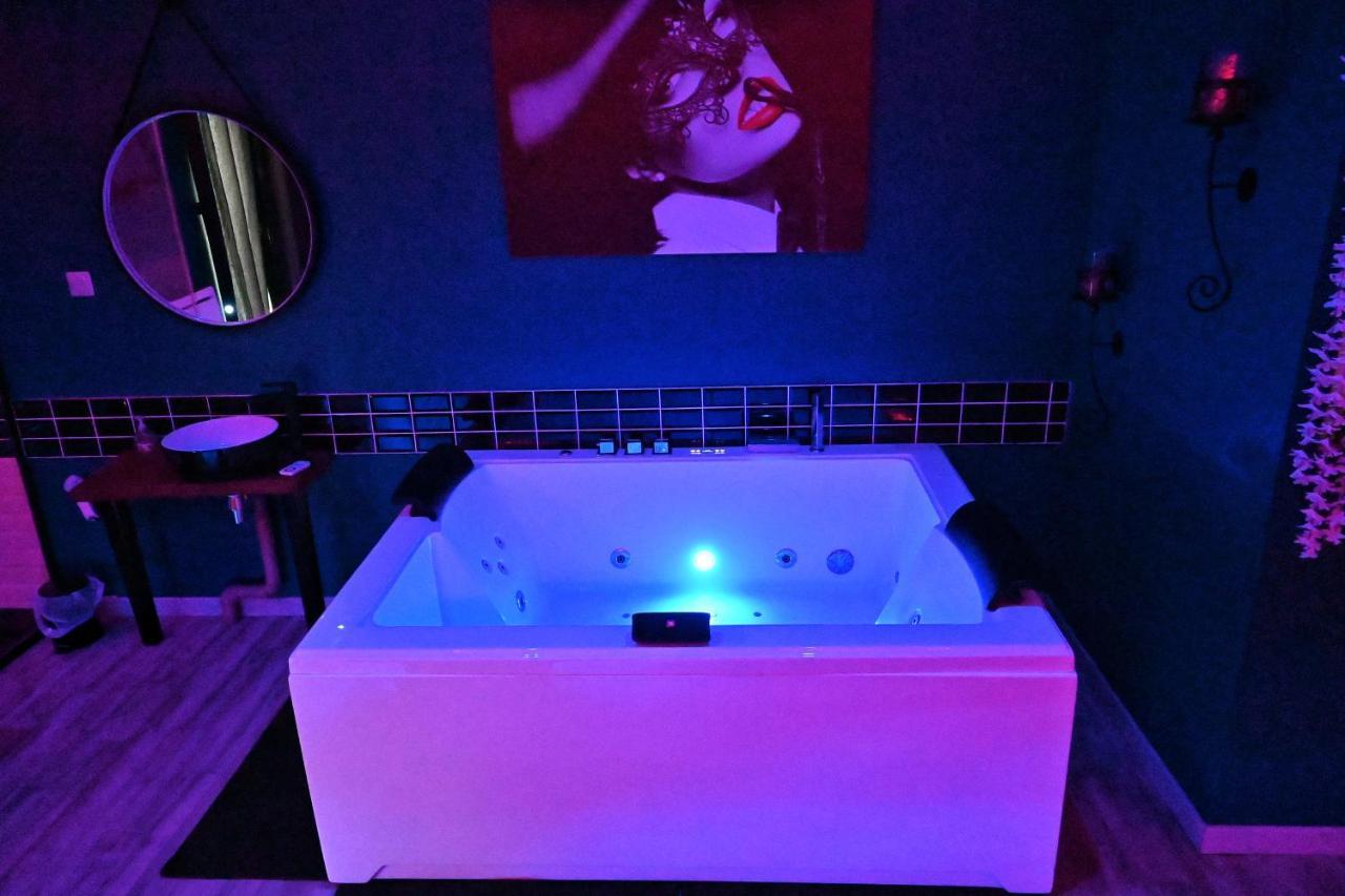 Nuit Insolite-Room Love Saint-Germain  Buitenkant foto